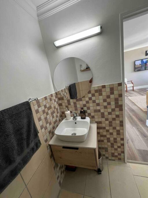 Modern, Trendy And Comfortable 2 Bedroom Apartment In Κέιπ Τάουν Εξωτερικό φωτογραφία